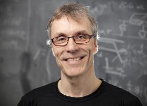 Prof. Klaus Mølmer